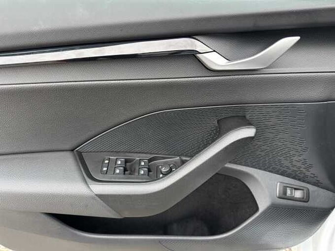 SKODA Octavia Combi Sportline 5. J Garantie/el. Heckklappe/Teilleder