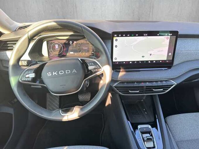 SKODA Octavia Combi 1.5 TSI Selection //5-Jahre Garantie /Navi/Sitzheizung Navi/Sitzheizung/Kamera