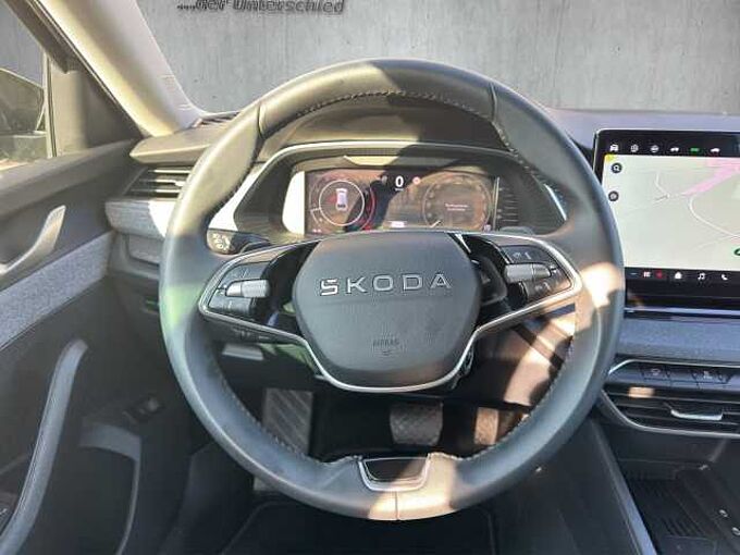 SKODA Octavia Combi 1.5 TSI Selection //5-Jahre Garantie /Navi/Sitzheizung Navi/Sitzheizung/Kamera