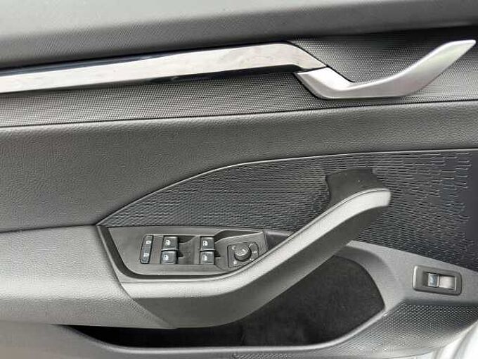 SKODA Octavia Combi  Sportline 5.J Garantie/ LED/Teilleder