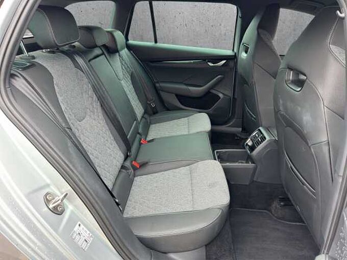 SKODA Octavia Combi  Sportline 5.J Garantie/ LED/Teilleder