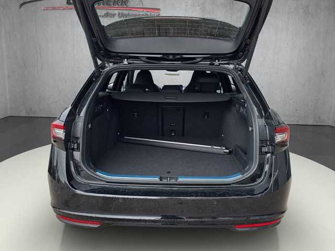 SKODA Superb Combi Sportline  TSI Hybrid  / 5-Jahre Garantie / el. Heckklappe