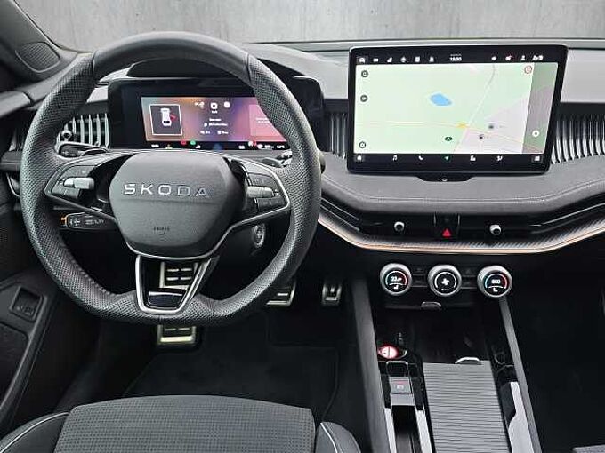 SKODA Superb Combi 1.5 TSI Hybrid Sportline //Kamera /Navi/Winterpaket