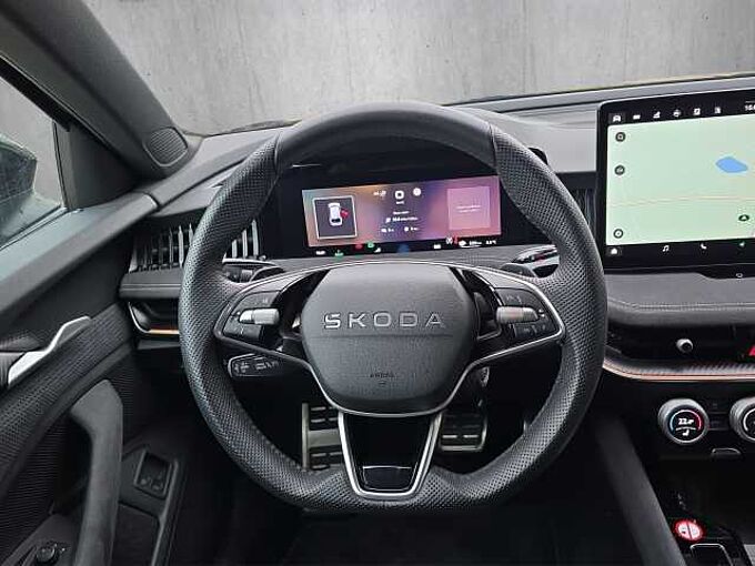 SKODA Superb Combi 1.5 TSI Hybrid Sportline //Kamera /Navi/Winterpaket