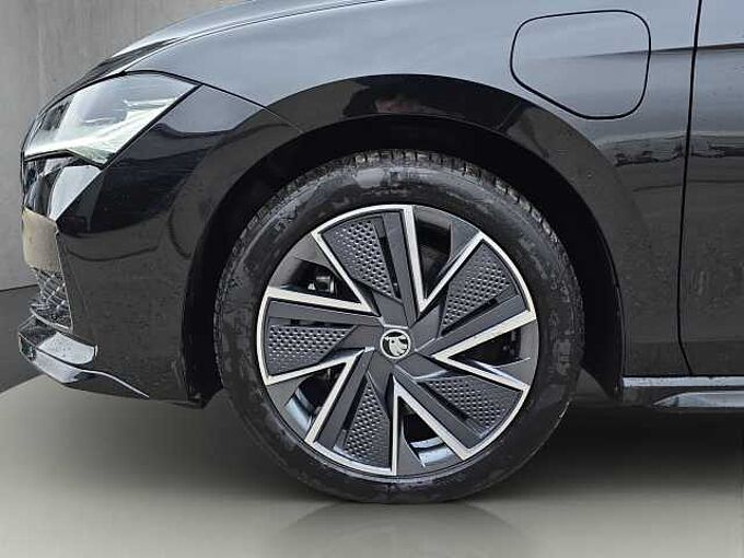 SKODA Superb Combi 1.5 TSI Hybrid Sportline //Kamera /Navi/Winterpaket
