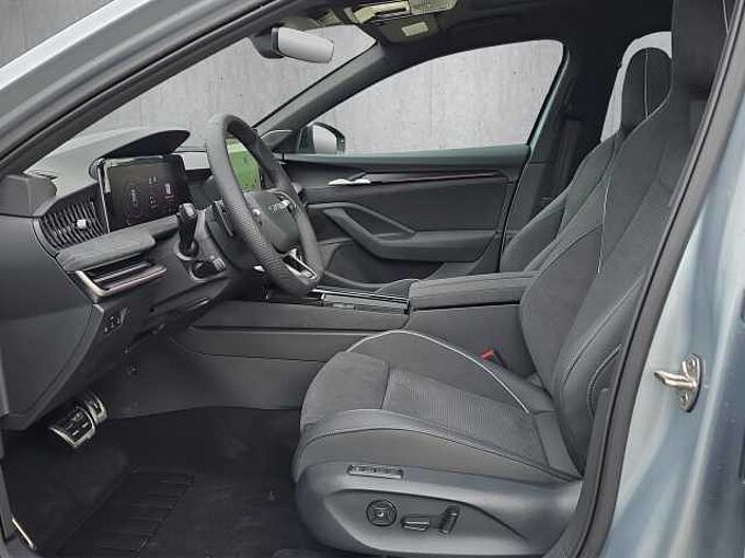 SKODA Superb 2.0 TSI 4x4 Sportline //Head-Up/Pano/AHK