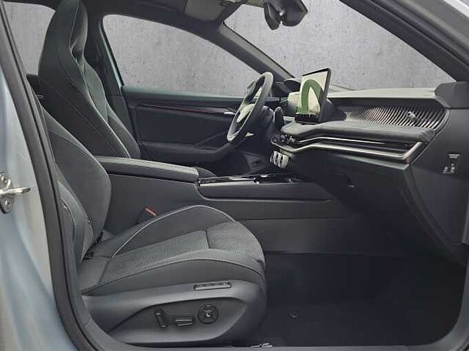 SKODA Superb 2.0 TSI 4x4 Sportline //Head-Up/Pano/AHK