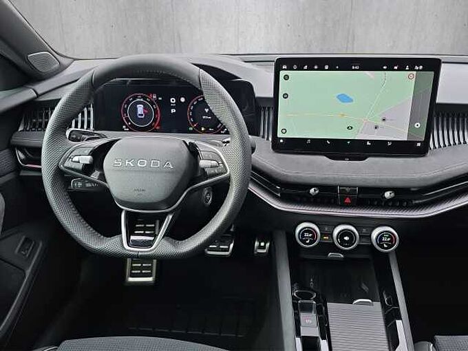 SKODA Superb 2.0 TSI 4x4 Sportline //Head-Up/Pano/AHK