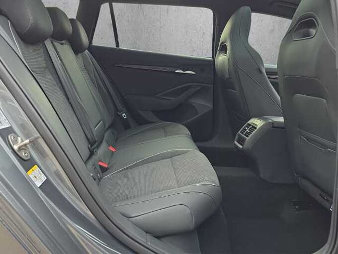 SKODA Superb 2.0 TSI 4x4 Sportline //Head-Up/Pano/AHK