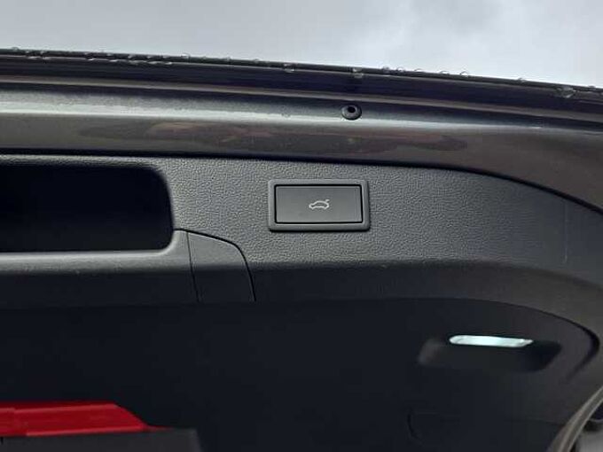 SKODA Superb 2.0 TSI 4x4 Sportline //Head-Up/Pano/AHK