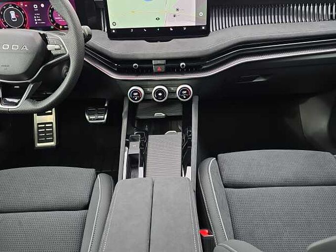 SKODA Superb 2.0 TSI 4x4 Sportline //Head-Up/Pano/AHK