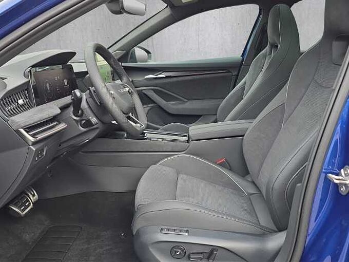 SKODA Superb 2.0 TSI 4x4 Sportline //Head-Up/Pano/AHK