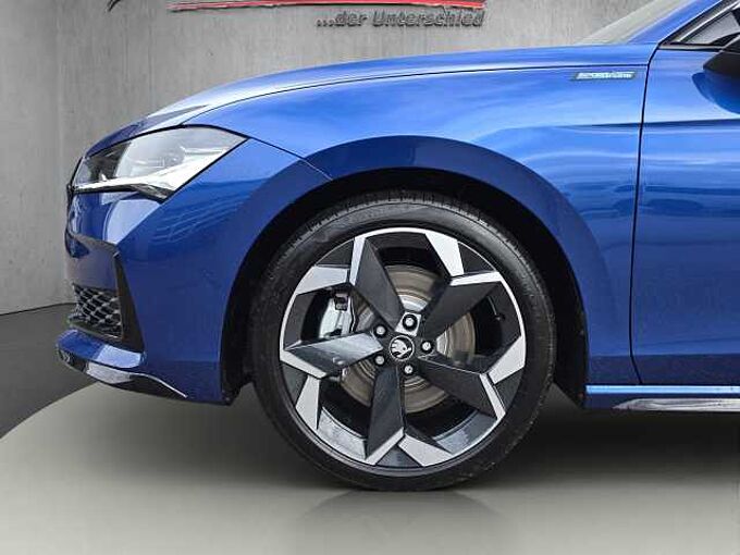 SKODA Superb 2.0 TSI 4x4 Sportline //Head-Up/Pano/AHK