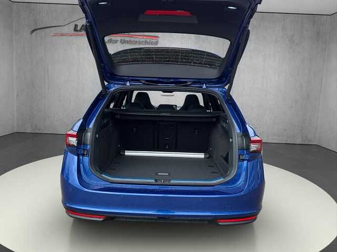 SKODA Superb 2.0 TSI 4x4 Sportline //Head-Up/Pano/AHK