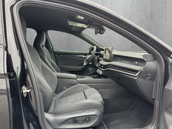 SKODA Superb Combi 2.0 TDI //5 J. Grantie //Matrix/ Navi /Winterpaket