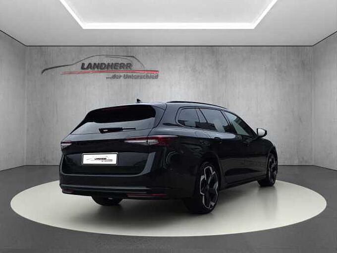 SKODA Superb 2.0 TDI 4x4 Sportline //Head-Up/AHK/ Pano