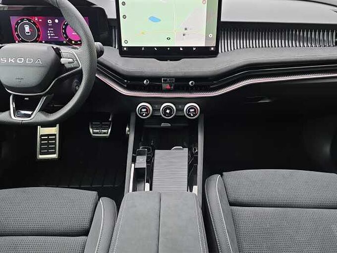 SKODA Superb 2.0 TDI 4x4 Sportline //Head-Up/AHK/ Pano