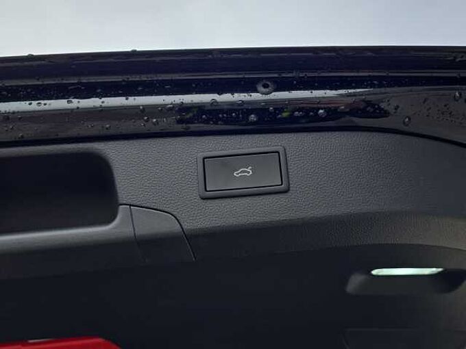 SKODA Superb 2.0 TDI 4x4 Sportline //Head-Up/AHK/ Pano