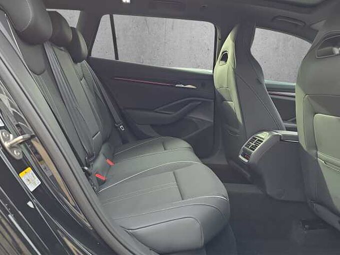 SKODA Superb 2.0 TDI 4x4 Sporline //AHK/Pano/Leder /Head-Up