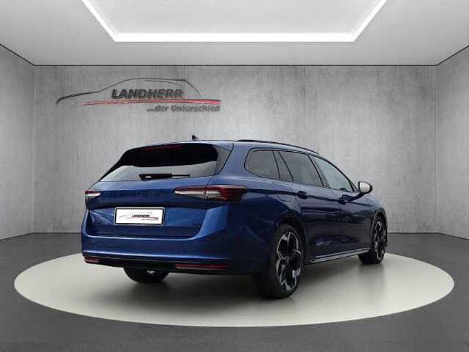 SKODA Superb 2.0 TDI 4x4 Sporline //AHK/Pano/Leder /Head-Up