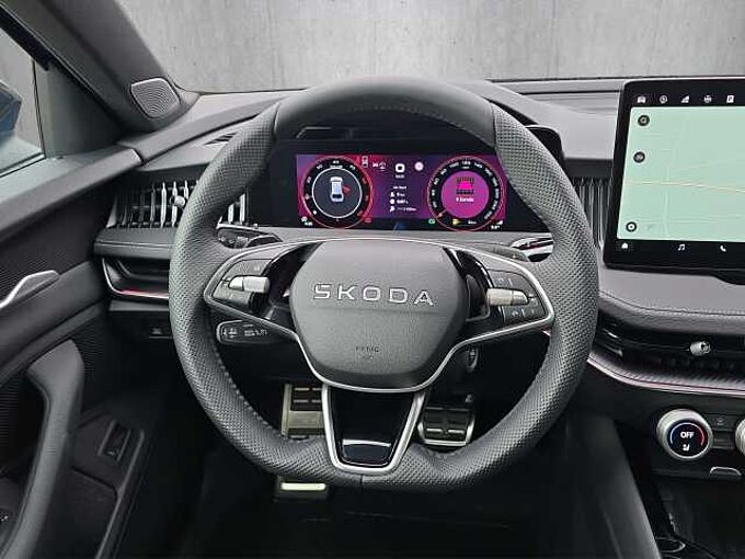 SKODA Superb 2.0 TDI 4x4 Sporline //AHK/Pano/Leder /Head-Up