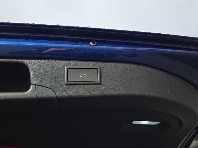 SKODA Superb 2.0 TDI 4x4 Sporline //AHK/Pano/Leder /Head-Up