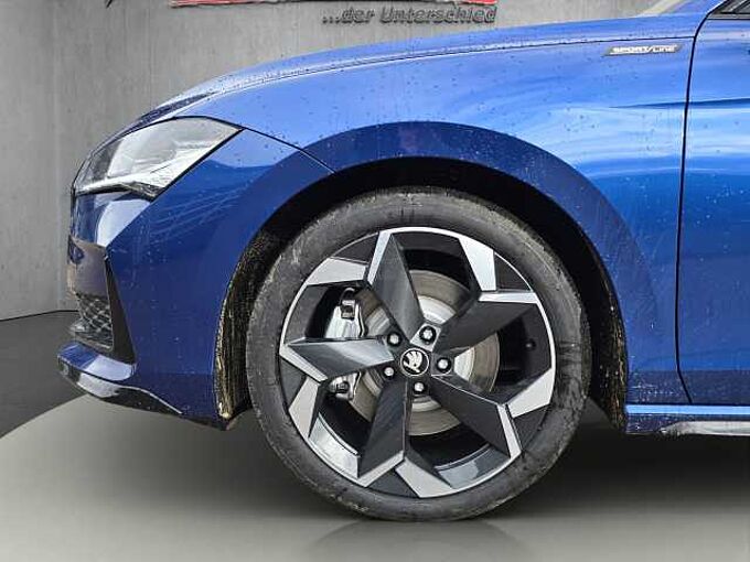 SKODA Superb 2.0 TDI 4x4 Sporline //AHK/Pano/Leder /Head-Up