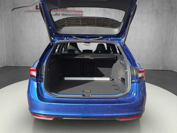 SKODA Superb 2.0 TDI 4x4 Sporline //AHK/Pano/Leder /Head-Up