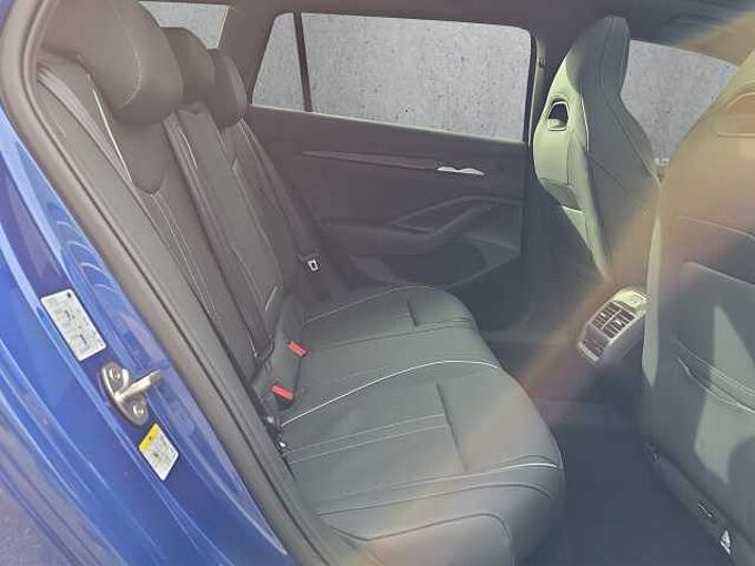 SKODA Superb 2.0 TDI 4x4 Sporline //AHK/Pano/Leder /Head-Up