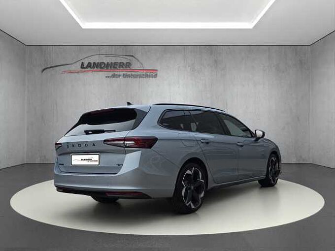 SKODA Superb 2.0 TDI 4x4 Sportline //Head-Up/AHK/ Pano