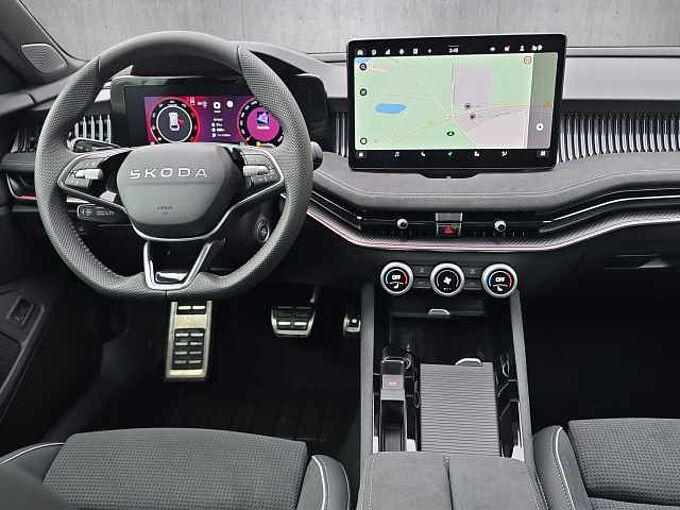 SKODA Superb 2.0 TDI 4x4 Sportline //Head-Up/AHK/ Pano