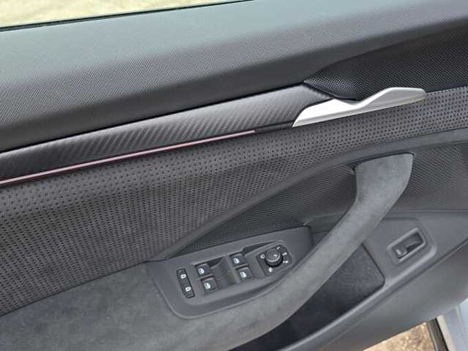 SKODA Superb 2.0 TDI 4x4 Sportline //Head-Up/AHK/ Pano