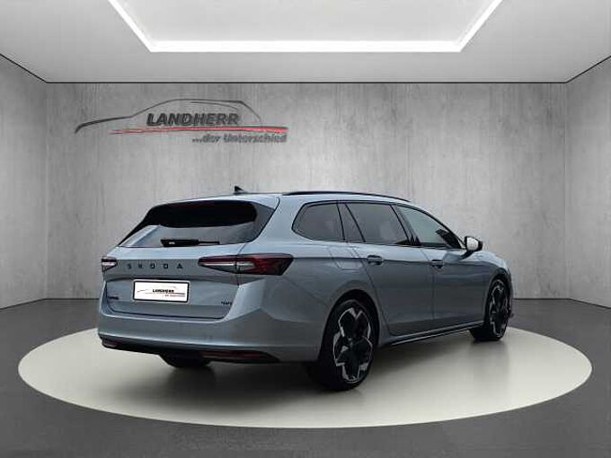 SKODA Superb 2.0 TDI 4x4 Sporline //AHK/Pano/Leder /Head-Up