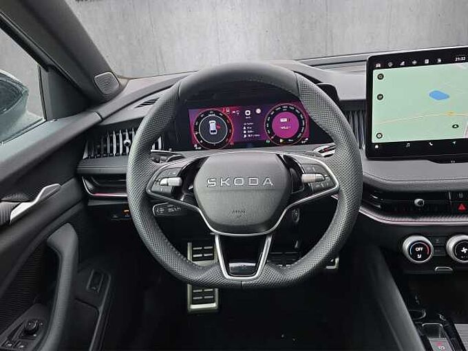 SKODA Superb 2.0 TDI 4x4 Sporline //AHK/Pano/Leder /Head-Up