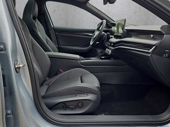 SKODA Superb 2.0 TDI 4x4 Sporline //AHK/Pano/Leder /Head-Up