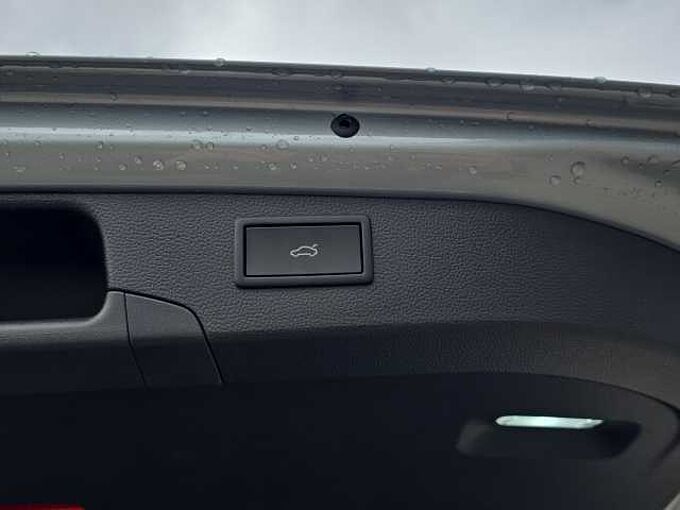 SKODA Superb 2.0 TDI 4x4 Sporline //AHK/Pano/Leder /Head-Up