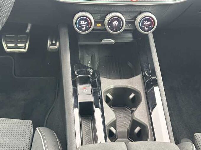 SKODA Superb Combi 2.0 TDI //5 J. Garantie //Matrix/ Navi /Winterpaket