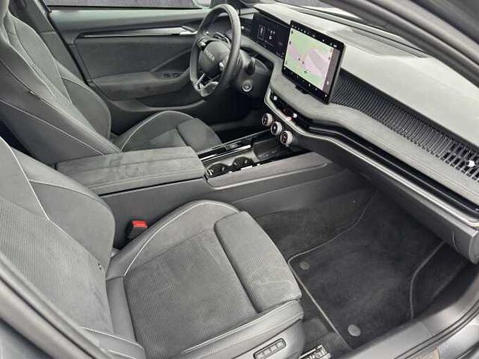 SKODA Superb Combi 2.0 TDI //5 J. Garantie //Matrix/ Navi /Winterpaket