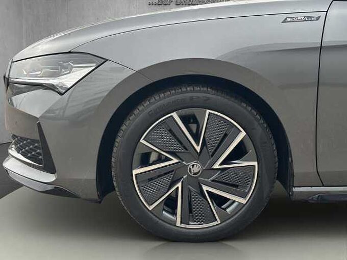 SKODA Superb Combi 2.0 TDI //5 J. Garantie //Matrix/ Navi /Winterpaket