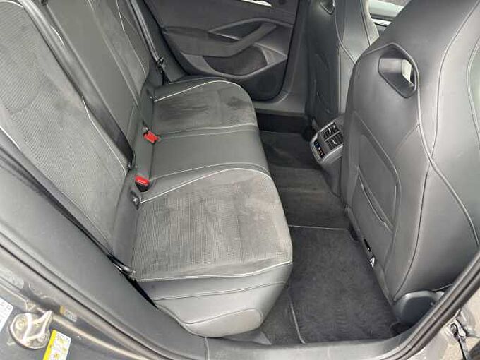 SKODA Superb Combi 2.0 TDI //5 J. Garantie //Matrix/ Navi /Winterpaket