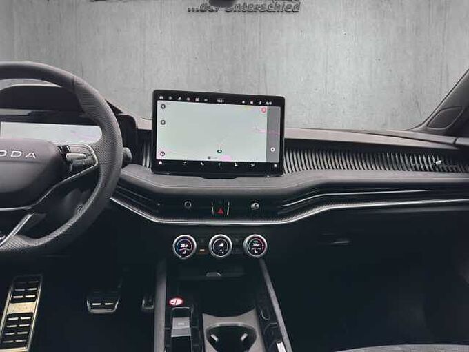 SKODA Superb Combi 2.0 TDI //5 J. Grantie //Matrix/ Navi /Winterpaket