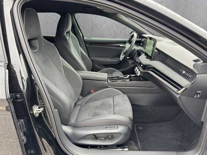 SKODA Superb Combi 2.0 TDI //5 J. Grantie //Matrix/ Navi /Winterpaket