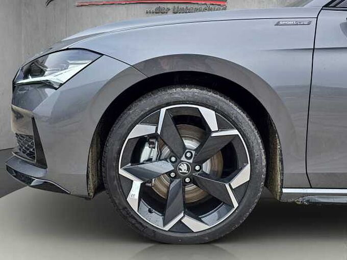 SKODA Superb 2.0 TDI 4x4 Sportline //Head-Up/AHK/ Pano