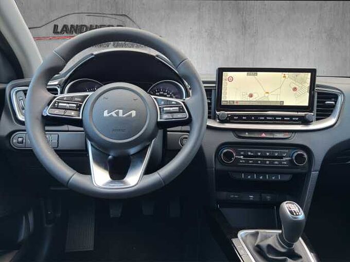 Kia Ceed 1.5 Gold // LED/Keyless/Teilleder