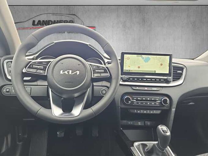 Kia Ceed 1.5 Gold // LED/Keyless/Teilleder
