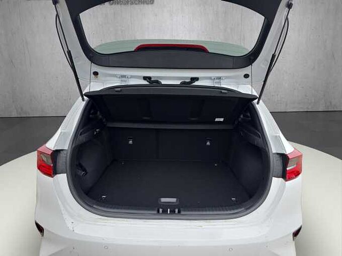 Kia Ceed 1.5 Gold // LED/Keyless/Teilleder