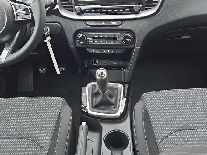 Kia Ceed 1.5 T-GDI Gold // Kamera/Sitzheizung /Navi