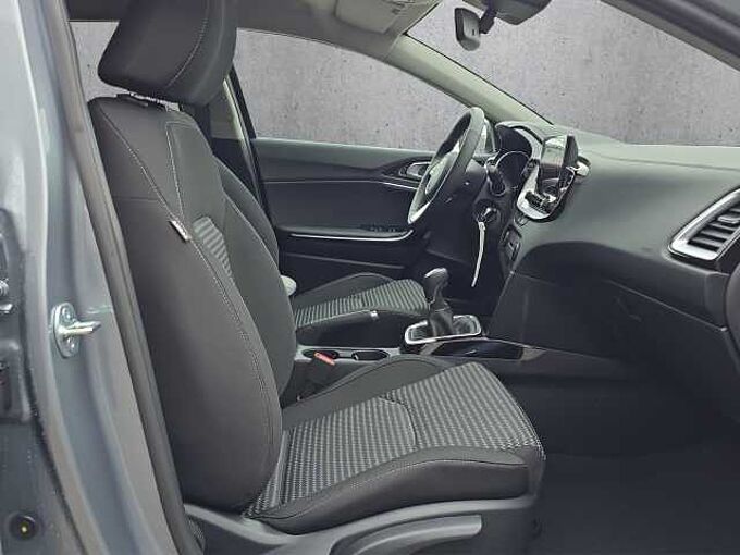 Kia Ceed 1.5 T-GDI Gold // Kamera/Sitzheizung /Navi