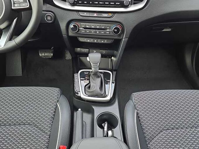 Kia Ceed 1.5 T-GDI Gold // Kamera/Sitzheizung /Navi