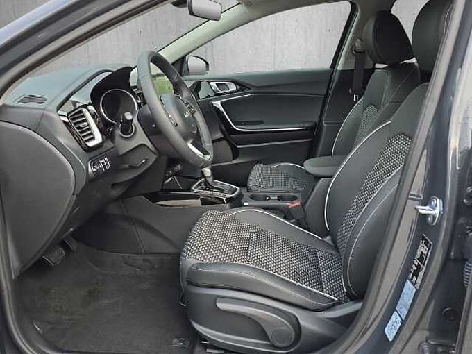 Kia Ceed 1.5 T-GDI Gold // Kamera/Sitzheizung /Navi